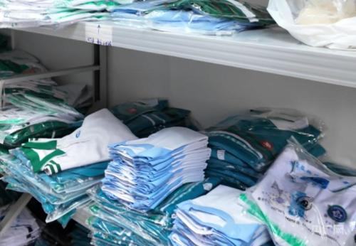 广州取消校服统一订购，市场化改革开学就遇...
